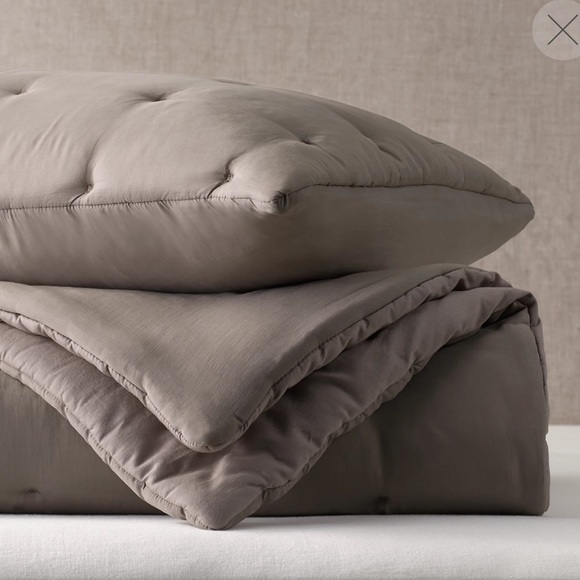 Restoration Hardware Bedding Restoration Hardware Silk Tufted